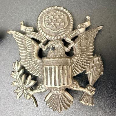 WW2 Military Bayonet with Scabbard plus 3 Badges