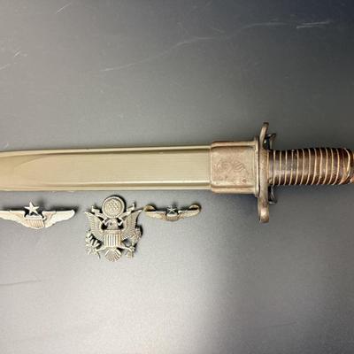 WW2 Military Bayonet with Scabbard plus 3 Badges