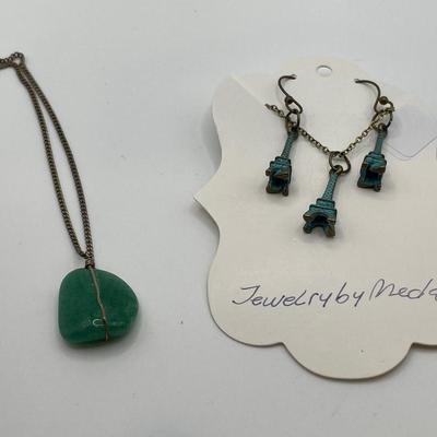 Aventurine stone and Eiffel Tower jewelry