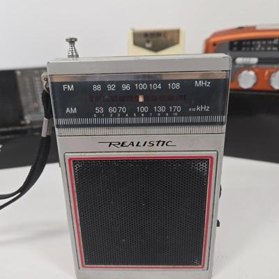 LOT 36: Lafayette SWR & Field Strength Meter, Realistic Hand Held Portable AM-FM Radio, Sony Tick-Talk Clock Radio, Etón Microlink...