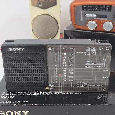 LOT 36: Lafayette SWR & Field Strength Meter, Realistic Hand Held Portable AM-FM Radio, Sony Tick-Talk Clock Radio, Etón Microlink...