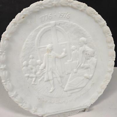 LOT 37: Multiple Family Crests, 3 Fenton Bicentennial Commemorative Plates, Miniature Liberty Bell, Pictorial History of the Great Civil...