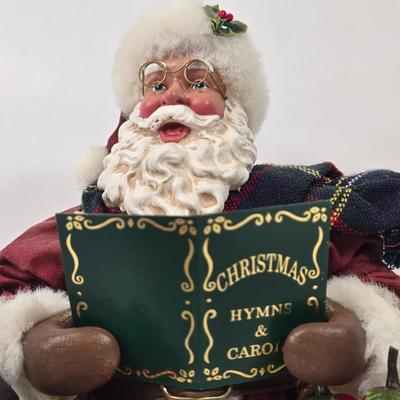 LOT 90: Possible Dreams Clothtique Santa Figurines with Original Boxes