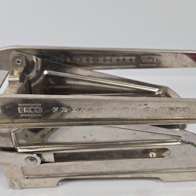 LOT 94: Regina Atlas Marcato Pasta Maker, Ekco Miracle 2-in-1 French Fry Cutter, Vintage 1975*Hirco Rosette And Patty Shell, and Vintage...