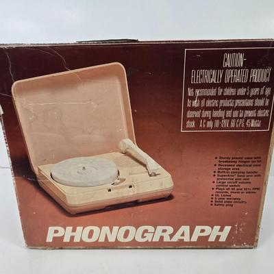LOT 102: Vintage Power Tronic Solid State Phonograph and Multiple Children's Albums