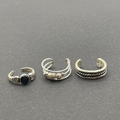 3 toe rings