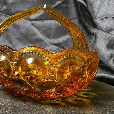 Vintage L.E. Smith Moon & Stars Amber Glass Split-Handle Basket – Mid-Century Pressed Glass Candy Dish