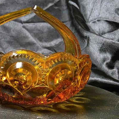 Vintage L.E. Smith Moon & Stars Amber Glass Split-Handle Basket – Mid-Century Pressed Glass Candy Dish
