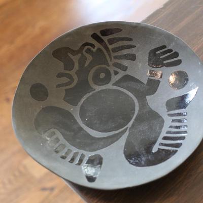 Sale Photo Thumbnail #96: Native American plate