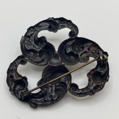 Lovely brass tone & green stone brooch