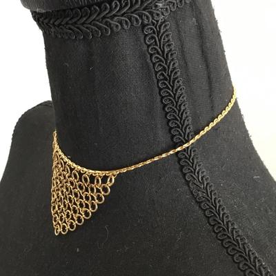 Beautiful, vintage, gold toned collar statement necklace