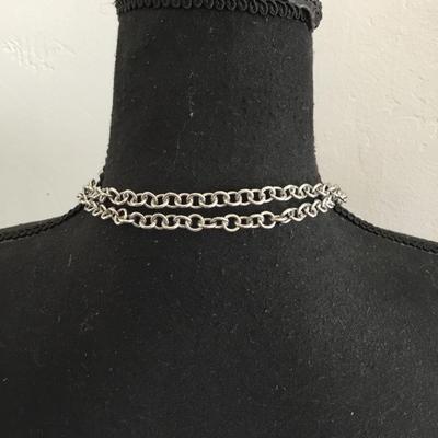 Very nice silver tone, chain charm, toggle necklace