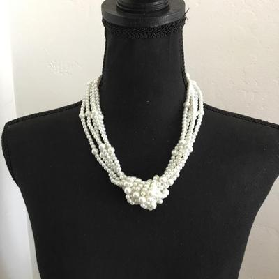 Beautiful very nice faux pearl knotted statement necklace makers, mark