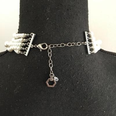 Beautiful very nice faux pearl knotted statement necklace makers, mark