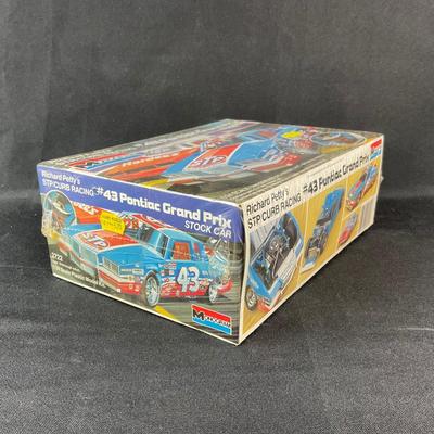 Sale Photo Thumbnail #276