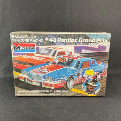 Sale Photo Thumbnail #274