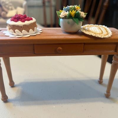 Doll table