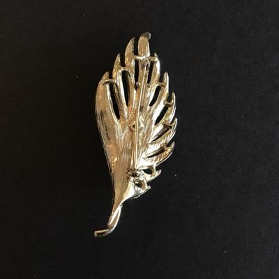 Sale Photo Thumbnail #164: Vintage Gold Tone Fashion Brooch with green Rhinestones Please see attached photos