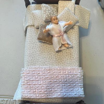 Doll bed