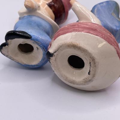 Kissing couple and S. belle S&P Shakers