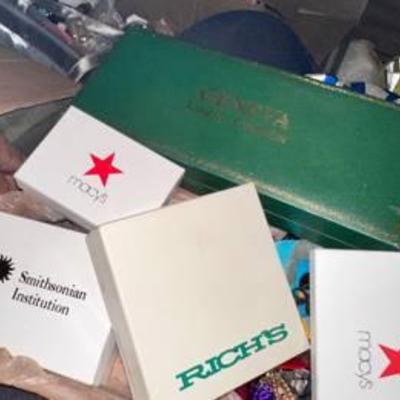 Sale Photo Thumbnail #262