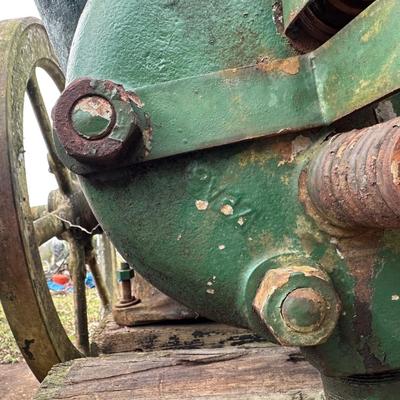 Large Antique Hit & Miss Stationary Engine