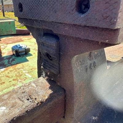 Antique Bench Vise