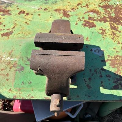 Antique Bench Vise