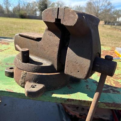 Antique Bench Vise