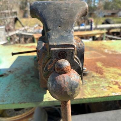 Vintage Sheffield Tool Co. Machinist Bench Vise – Size 56 – Swivel Base