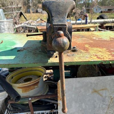 Vintage Sheffield Tool Co. Machinist Bench Vise – Size 56 – Swivel Base