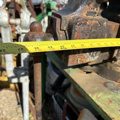 Vintage Sheffield Tool Co. Machinist Bench Vise – Size 56 – Swivel Base