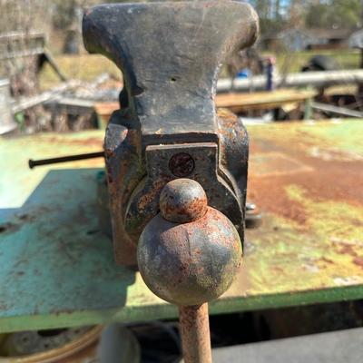 Vintage Sheffield Tool Co. Machinist Bench Vise – Size 56 – Swivel Base