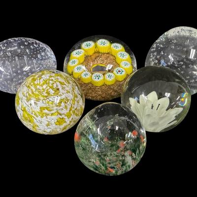 Sale Photo Thumbnail #437: Total of six pieces. No obvious chips or cracks. Measurement of largest: 3.5” Diameter. [BK]