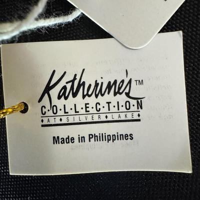 Sale Photo Thumbnail #457: This has the original tags. There is no obvious damage to this piece. Measurement: 16”H. Pre-auction estimate: $50-$75. [BK]