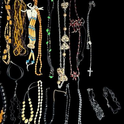 Sale Photo Thumbnail #515: Includes beads, pearls, faux pearls, shells, wood, and more. Total of 35+ pieces. [BK]