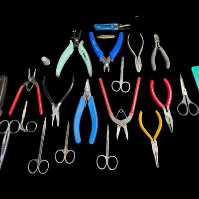 Sale Photo Thumbnail #517: Includes jewelers loupes, cutters, stone trays, jewelry loom, scissors, and more. Total of 30+ pieces. Many are NOS. [BK]