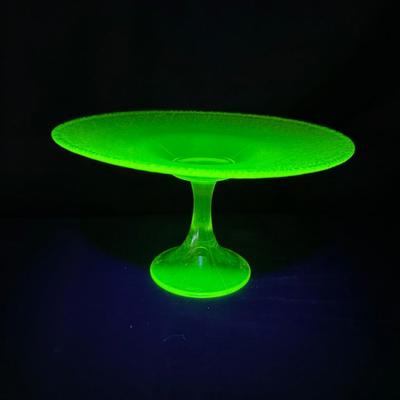 Sale Photo Thumbnail #530: No obvious chips or cracks. Measurement: 4.5”H x 8.5” Diameter. Pre-auction estimate: $50-$100. [BK]