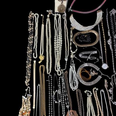 Sale Photo Thumbnail #549: Includes gold tone, silver tone, pearls, faux pearls, rhinestones, beads, and more. Total of 50+ pieces. [BK]