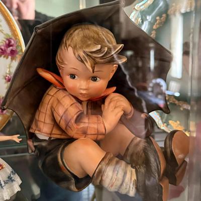 Vintage Pair of Hummel Umbrella Boy & Girl 152/A & 152/B, 8", FULL BEE TMK2 Figurines in Very Preowned Condition.