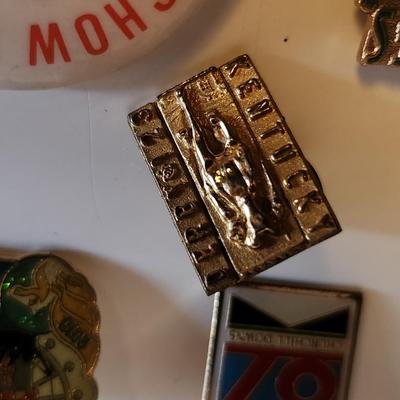 Sale Photo Thumbnail #225: This lot is for a Collection of Vintage KY Derby Memorabilia & Metal Pins.  This grouping includes metal pins sanctioned by Churchill Downs and other items like a Thunder Pin, Thunder Glasses, a Belmont Stakes Pin and another from a Breeders Cup.  Great l