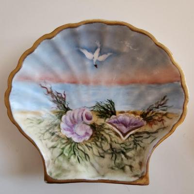 Sale Photo Thumbnail #263: This lot is for Two Hand-Painted Limoge Shell Dishes.  These dishes are from the Tressemann & Vogt Sea Life Collection produced by Limoge many years ago.  They appear to be in very nice condition with no chips. Marked on the verso.