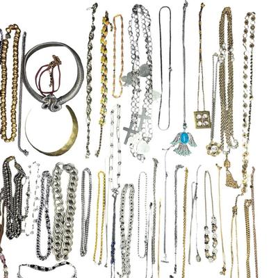 Sale Photo Thumbnail #640: Includes gold tone, silver tone, beads, and more. Total of 60+ pieces. [BK]