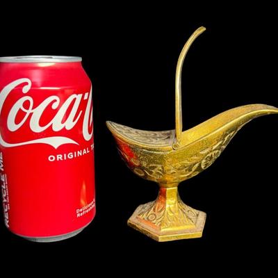 Sale Photo Thumbnail #660: Used in liturgical ceremonies. The hinged top works as it should. Measurement: 3.5”H. Pre-auction estimate: $50-$100. [BK]