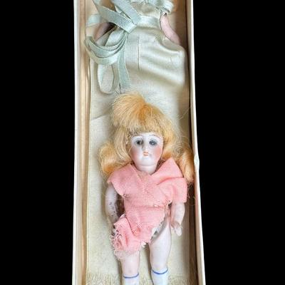 Sale Photo Thumbnail #662: Total of seven dolls. Re-assembly may be required on some. [BK]