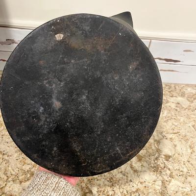 Lot 2 Vintage Cast iron tea pot