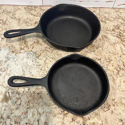 Lot 4 Wagner & other skillets