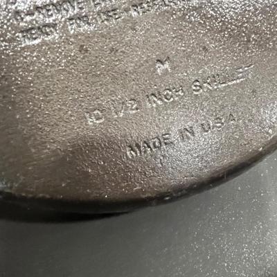 Lot 6 Wagner & Square skillet