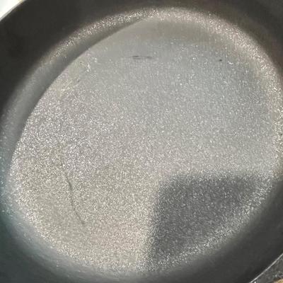 Lot 8 Chicken fryer & large skillet