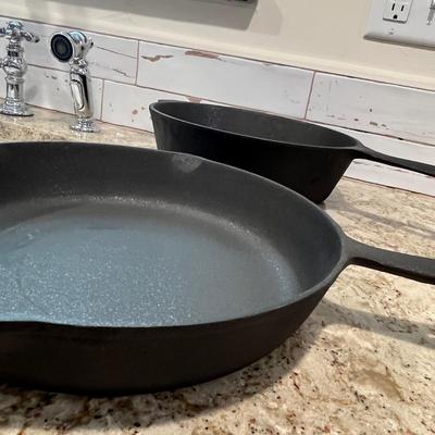 Lot 8 Chicken fryer & large skillet